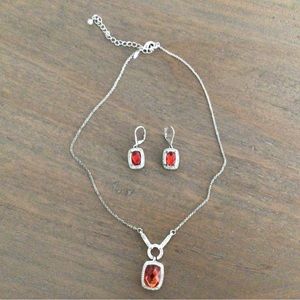 NWT RUBY SIMULATED STONE NECKLACE & EARRING SET SURROUNDED WITH RHINESTONES